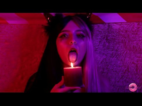 ❤️ Μια παθιασμένη πίπα από ένα σέξι Succubus με ένα σπέρμα στο στόμα της. ☑ Ποιότητα σεξ ❌️❤